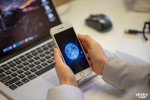 随着科技的飞速发展,移动办公已经成为现代职场人的日常。在手机和电脑上协同工作的软件组合,能够帮助我们高效地完成工作,其中一些特定的软件组合更是能够满足设计、游戏开发与计划实施等多元化需求。以下为您推荐3-5款在手机和电脑上协同工作极佳的软件组合,并着重介绍它们如何通过云同步实现无缝衔接,满足移动办公的需求。